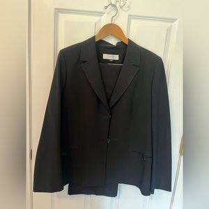 Tahari 2 Piece Pant Suit Black